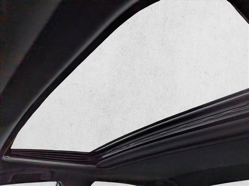 Used 2025 Toyota Camry SE image 14