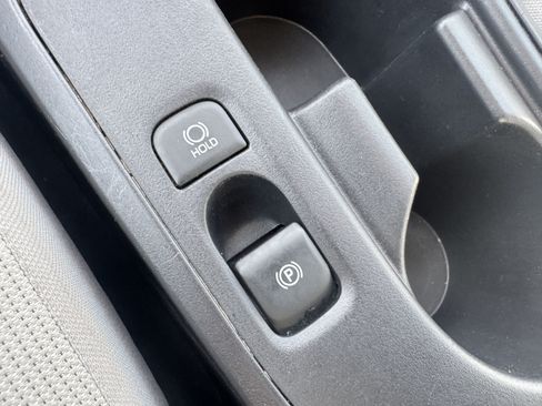 Used 2025 Toyota Corolla LE FWD image 38