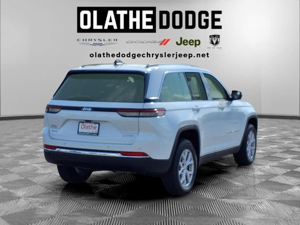 Used 2022 Jeep Grand Cherokee Limited AWD/4WD image 30