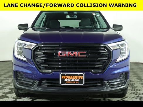 Used 2022 GMC Terrain SLE w/ Driver Convenience Package image 11