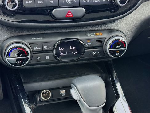 Used 2024 Kia Soul GT-Line FWD image 12