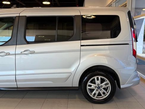 Used 2019 Ford Transit Connect XLT FWD image 9