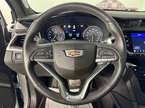 Used 2024 Cadillac XT6 Sport w/ LPO, ONYX Package image 13