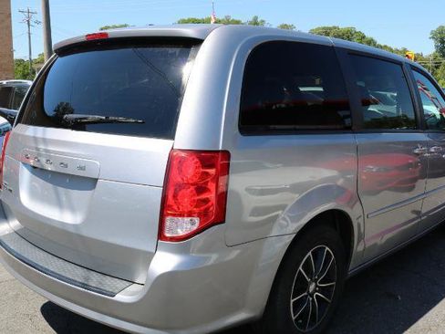 Used 2017 Dodge Grand Caravan SE FWD image 7