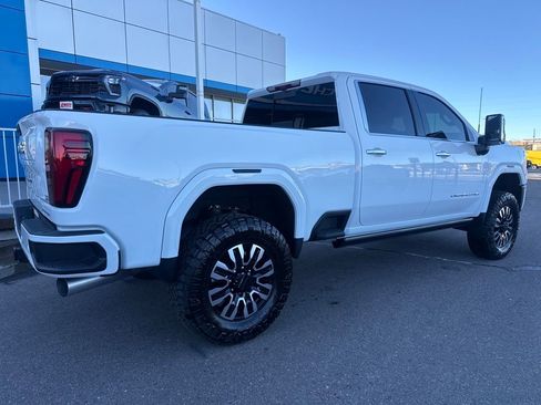 Used 2025 GMC Sierra 2500 Denali Ultimate image 5