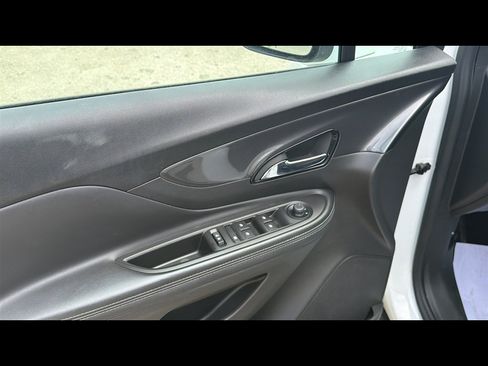 Used 2022 Buick Encore Preferred w/ Safety Package AWD/4WD image 7