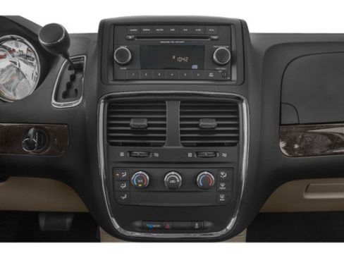 Used 2019 Dodge Grand Caravan SXT w/ Rear Park Assist Package FWD image 13