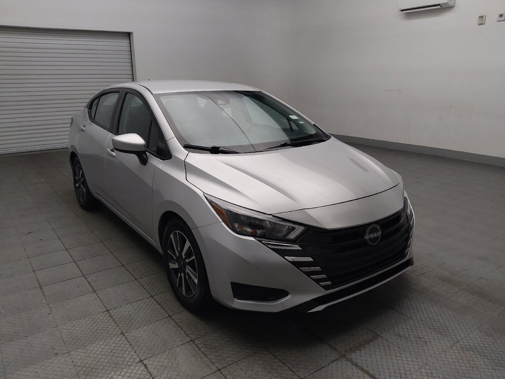 Used 2025 Nissan Versa SV FWD image 13