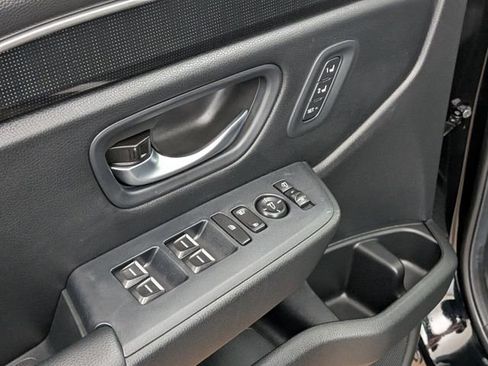 Used 2025 Honda Pilot Black Edition image 14