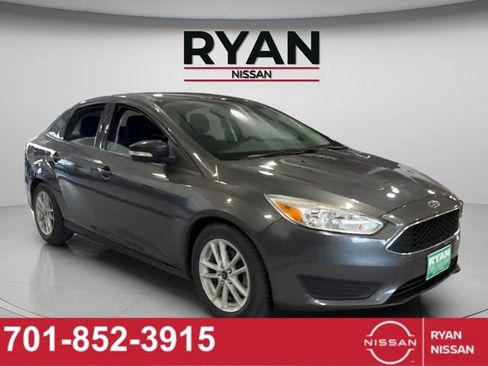 Used 2017 Ford Focus SE w/ Cold Weather Package image 7