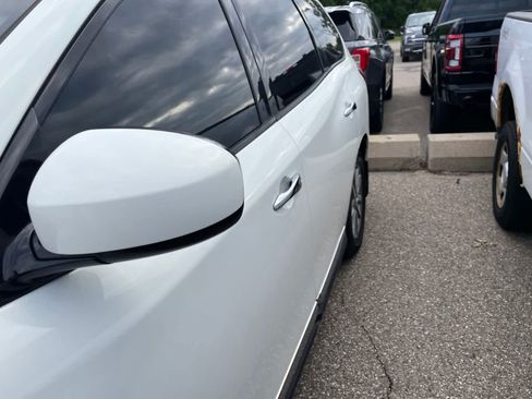Used 2014 Nissan Pathfinder SL w/ SL Tech Package AWD/4WD image 6