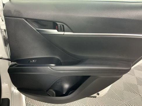 Used 2020 Toyota Camry SE FWD image 11