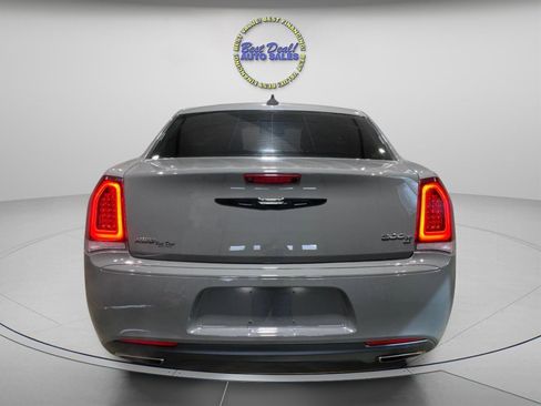 Used 2019 Chrysler 300 S AWD/4WD image 3