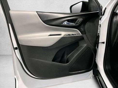 Used 2024 Chevrolet Equinox LS image 18