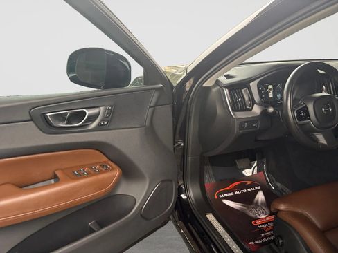 Used 2018 Volvo XC60 T6 Inscription w/ Convenience Package AWD/4WD image 11