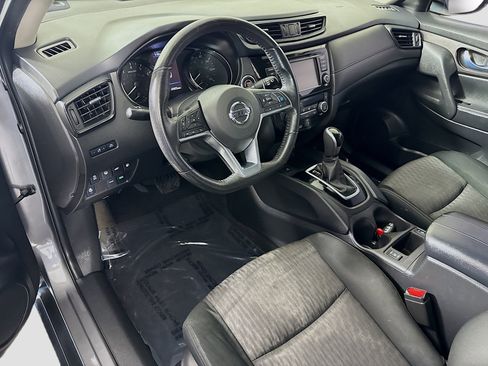 Used 2019 Nissan Rogue SV w/ Premium Package FWD image 23