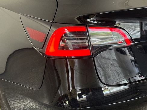 Used 2022 Tesla Model 3 image 35