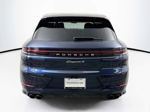 Certified 2024 Porsche Cayenne S AWD/4WD image 10