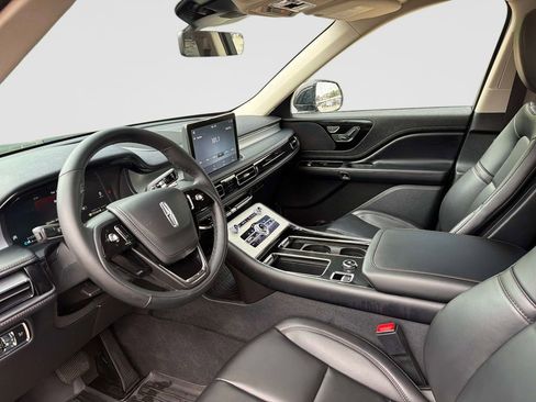 Used 2023 Lincoln Aviator AWD w/ Premium Package image 23