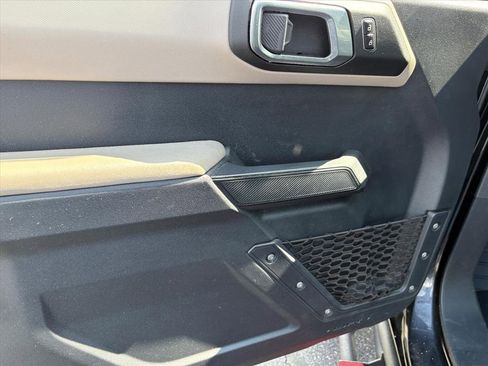 Used 2023 Ford Bronco Big Bend w/ Sasquatch Package image 21