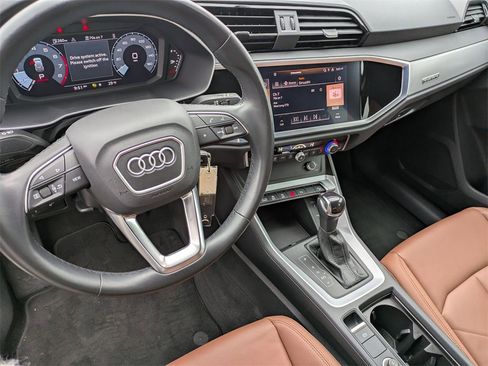 Used 2022 Audi Q3 2.0T Premium image 14