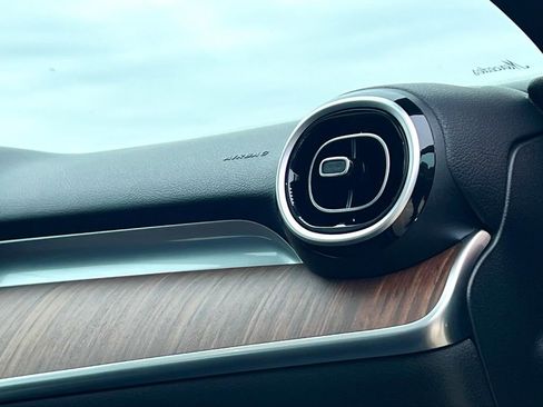 Certified 2026 Mercedes-Benz C 300 4MATIC Sedan image 20