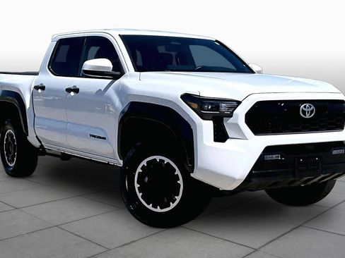 Used 2024 Toyota Tacoma TRD Off-Road AWD/4WD image 5