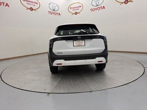 Used 2025 Nissan Kicks S FWD image 6