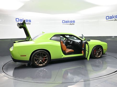 Used 2019 Dodge Challenger SRT Hellcat Redeye image 46