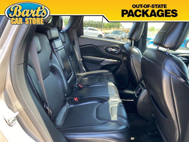 Used 2019 Jeep Cherokee Limited AWD/4WD image 11