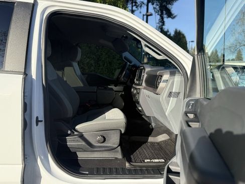 Used 2023 Ford F150 XLT w/ Trailer Tow Package image 18