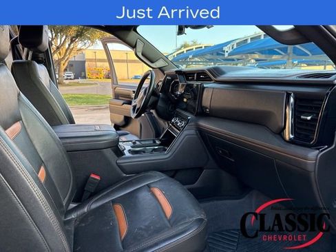 Used 2024 GMC Sierra 2500 AT4 w/ AT4 Premium Plus Package image 24