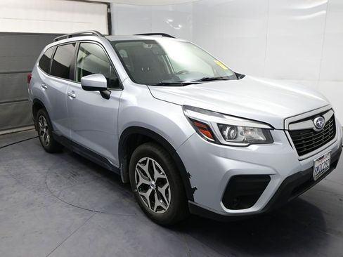 Used 2019 Subaru Forester Premium w/ All-Weather Package AWD/4WD image 18