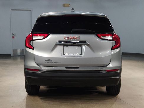 Used 2023 GMC Terrain SLE image 6