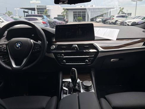Used 2023 BMW 530e w/ Premium Package RWD image 13