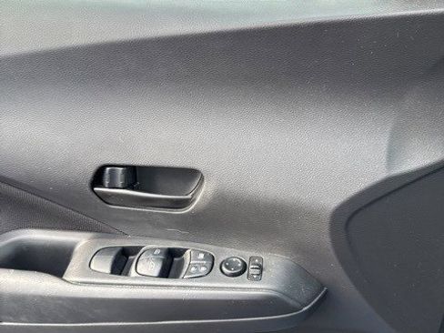 Used 2021 Nissan Kicks S image 13