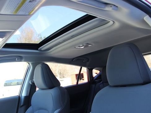 Used 2025 Subaru Crosstrek 2.0i Premium image 17