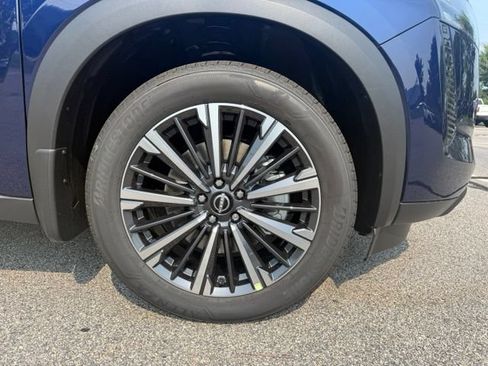 New 2026 Nissan Pathfinder Platinum AWD/4WD image 11