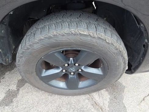 Used 2017 RAM 1500 Express w/ Black Ram 1500 Express Group AWD/4WD image 32