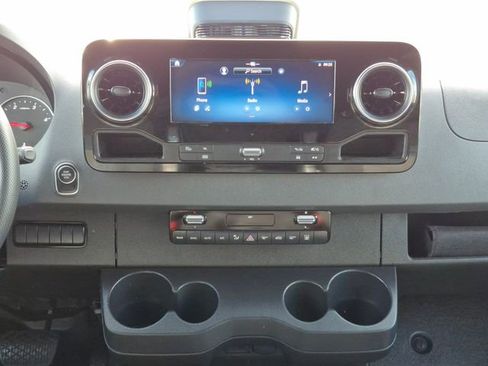 Used 2025 Mercedes-Benz Sprinter 2500 image 12