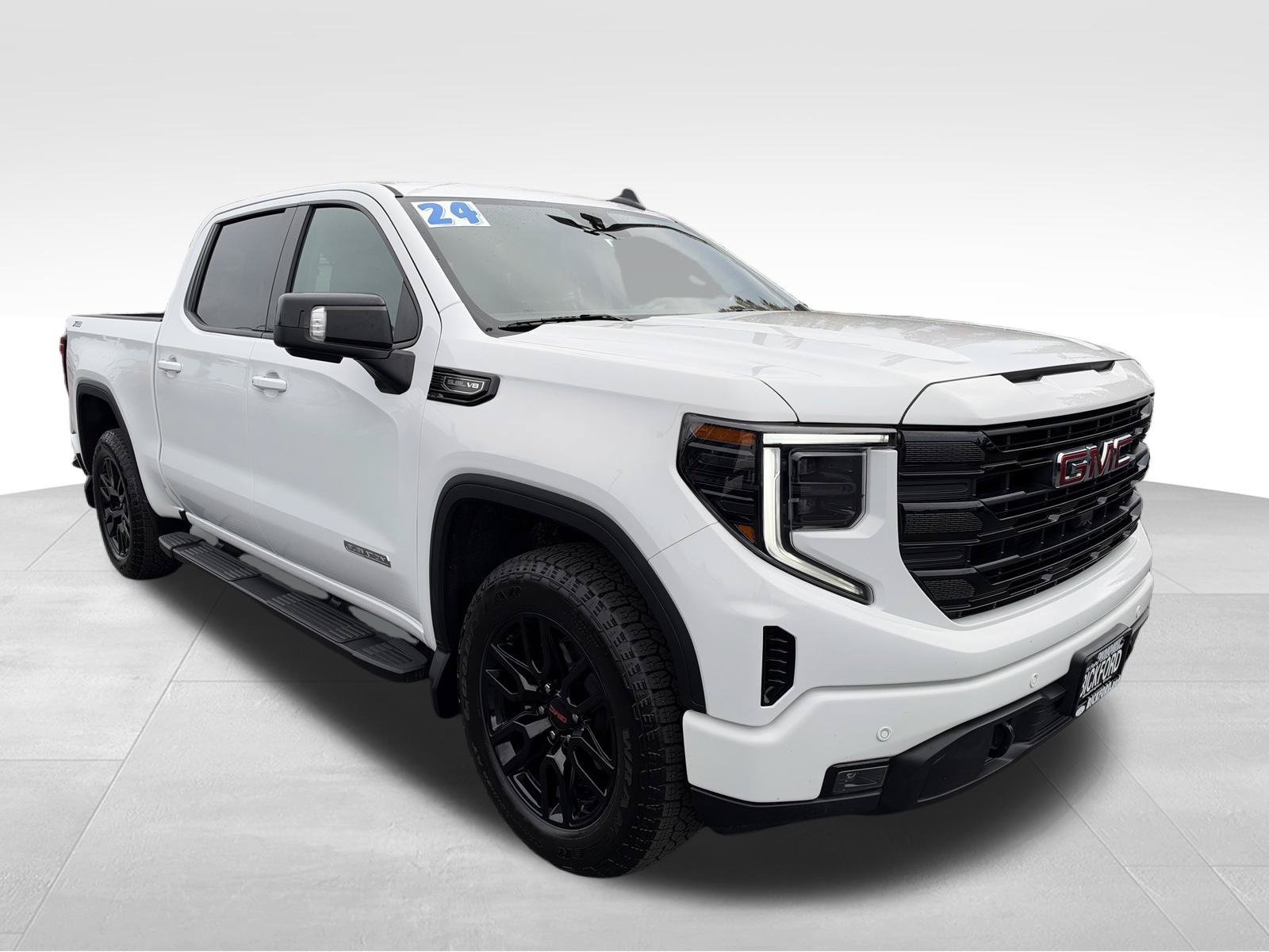 Used 2024 GMC Sierra 1500 Elevation w/ Elevation Premium Package AWD/4WD image 3