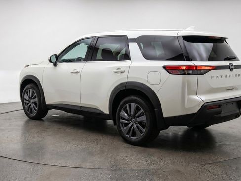 Used 2025 Nissan Pathfinder SV AWD/4WD image 6