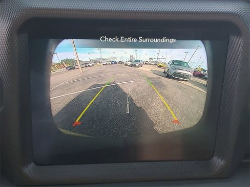 Used 2022 Jeep Wrangler Unlimited Sahara image 17