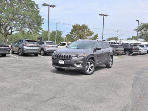 Used 2019 Jeep Cherokee Limited w/ Luxury Group AWD/4WD image 2