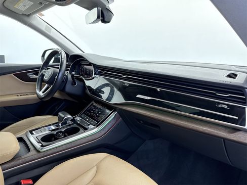 Used 2019 Audi Q8 Premium Plus image 35