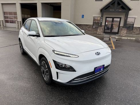 Used 2023 Hyundai Kona SE image 1