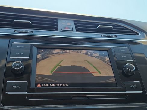 Used 2020 Volkswagen Tiguan S FWD image 29