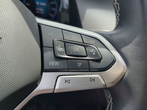 Used 2024 Volkswagen Atlas Cross Sport SE w/ Panoramic Sunroof Package FWD image 31