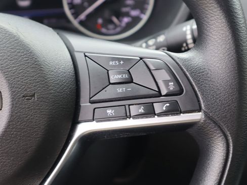Used 2024 Nissan Sentra SV FWD image 13