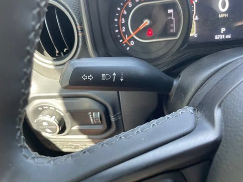 Used 2025 Jeep Gladiator Mojave w/ Convenience Group AWD/4WD image 19